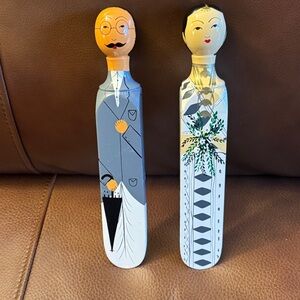 VTG pair of hand painted wood carved Sri Lanka bride and groom door stoppers